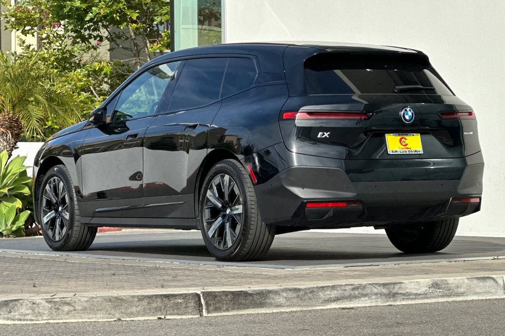 Used 2023 BMW iX xDrive50 AWD/4WD image 5