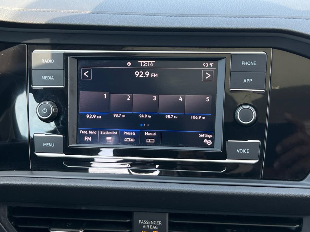 Certified 2023 Volkswagen Jetta SE image 15