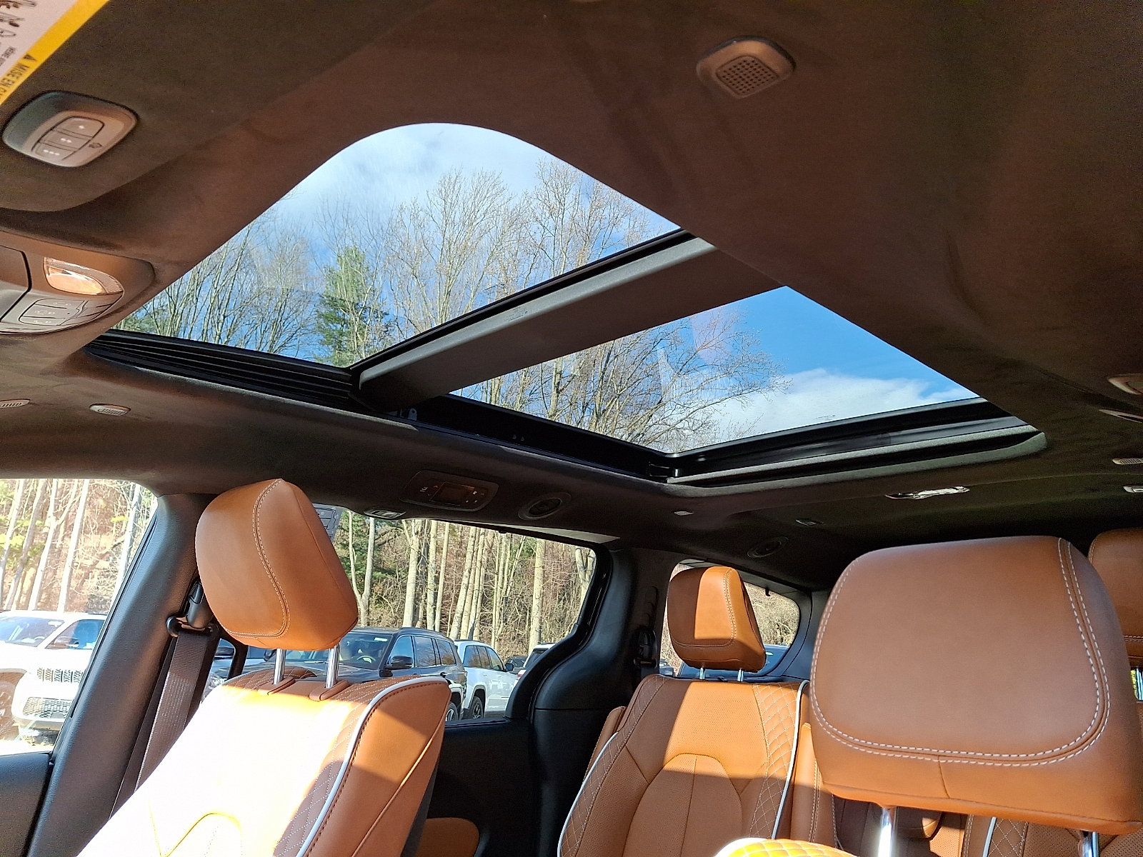 New 2026 Chrysler Pacifica Pinnacle image 10