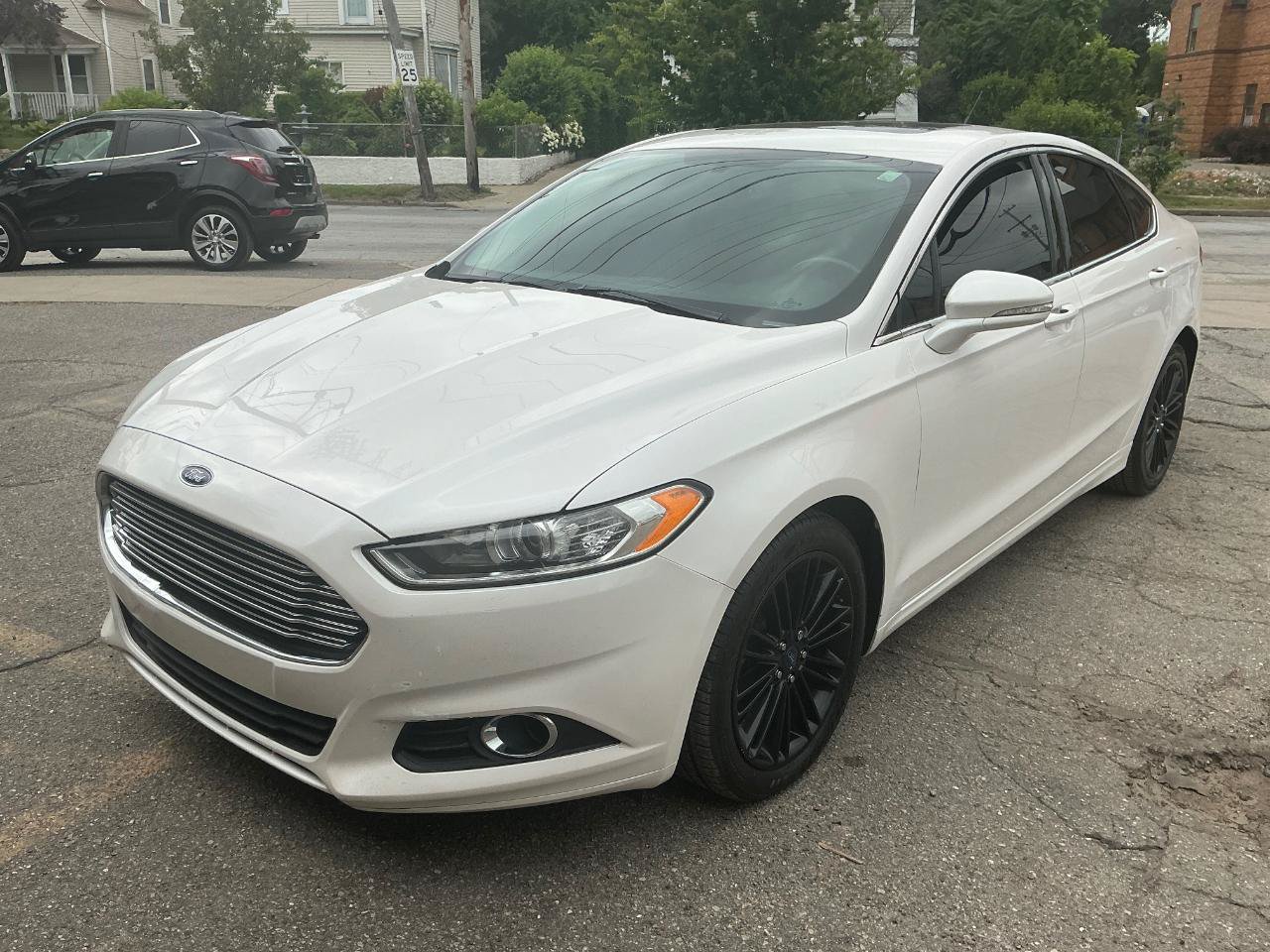 Used 2016 Ford Fusion SE w/ Equipment Group 202A FWD image 7
