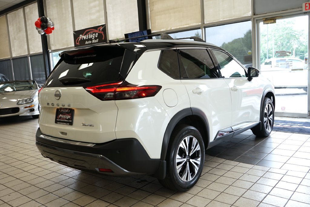 Used 2023 Nissan Rogue SL AWD/4WD image 16