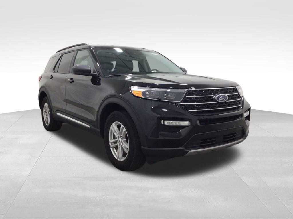 Used 2022 Ford Explorer XLT w/ Equipment Group 202A image 5