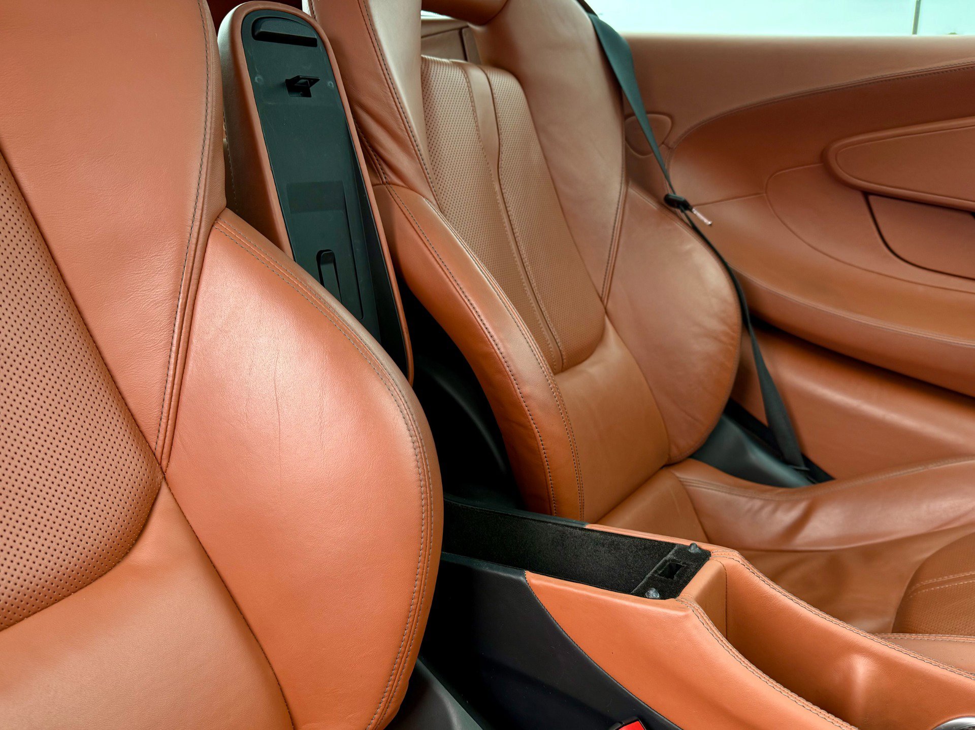 Used 2017 McLaren 570S image 39