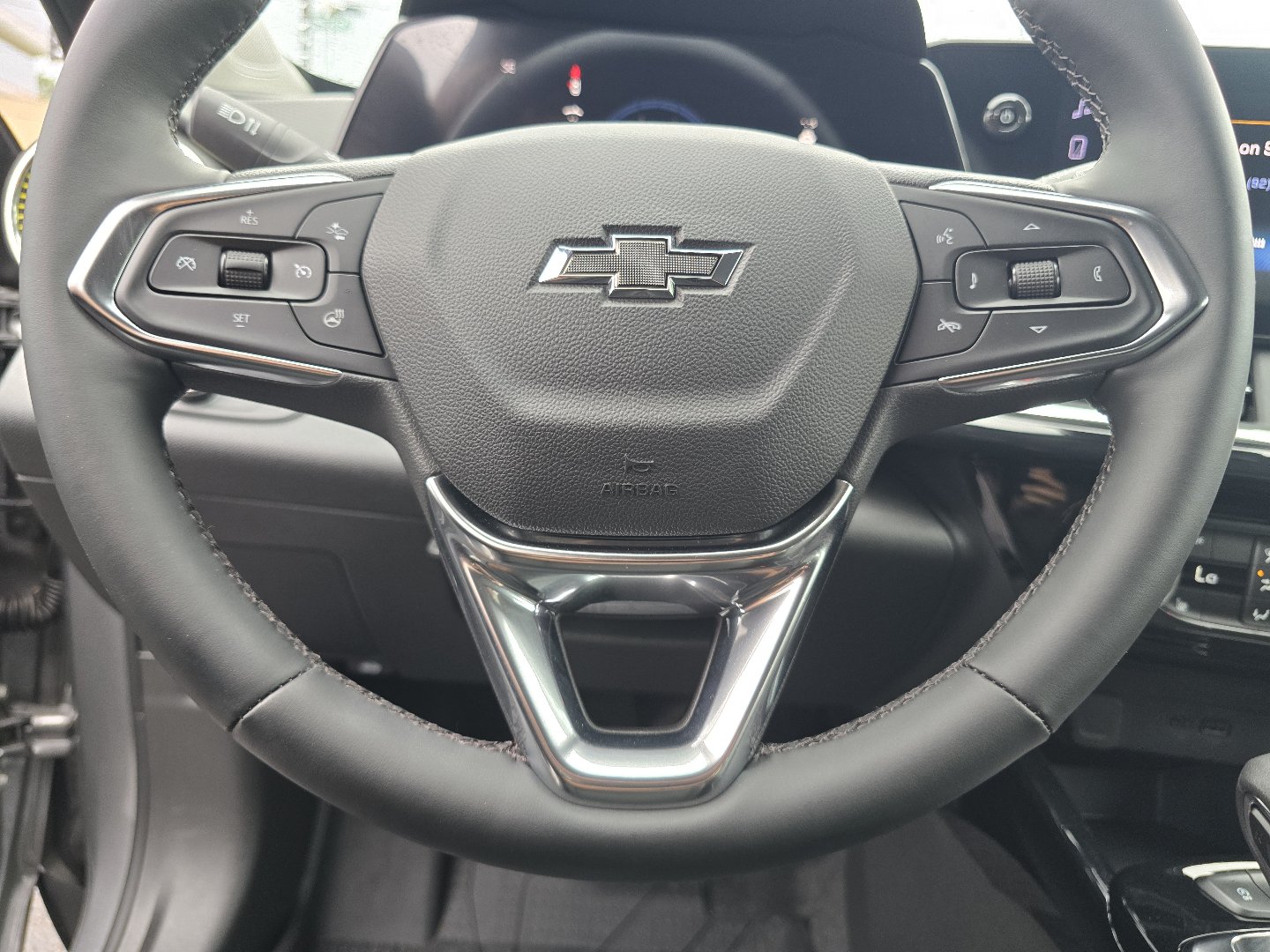 Used 2025 Chevrolet Trax ACTIV w/ Driver Confidence Package FWD image 31