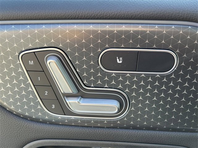 Used 2024 Mercedes-Benz GLB 250 4MATIC image 14