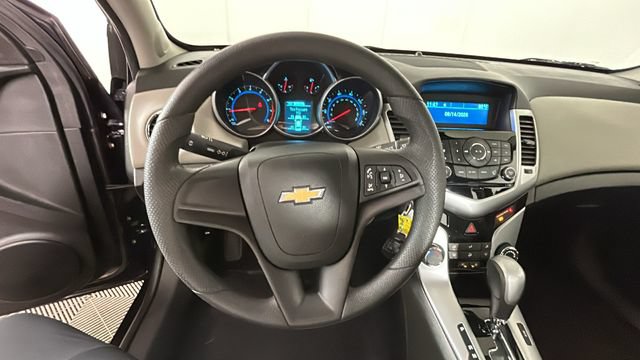 Used 2016 Chevrolet Cruze LS FWD image 15