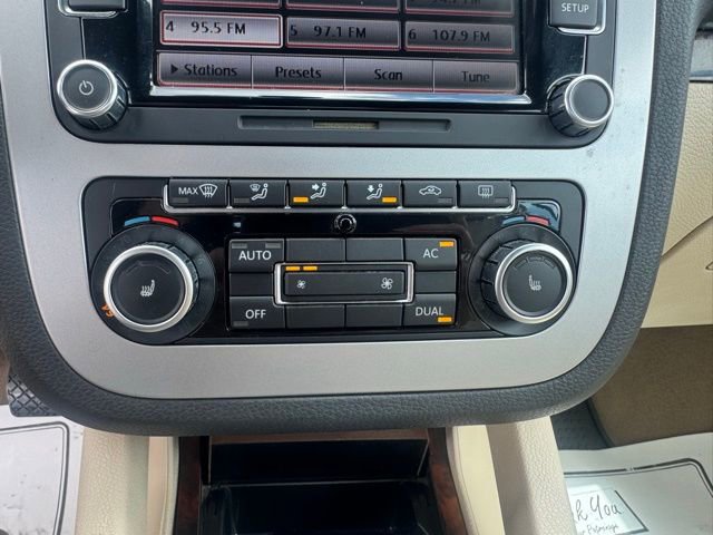 Used 2010 Volkswagen Eos Lux FWD image 21