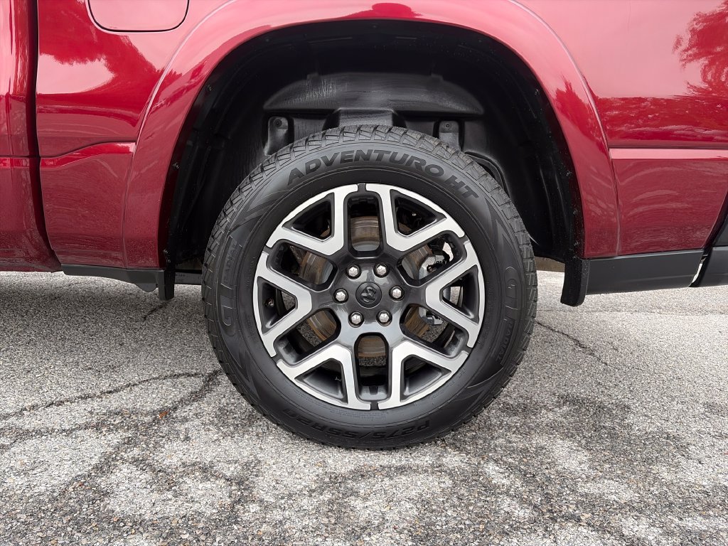 Used 2025 RAM 1500 Laramie AWD/4WD image 43