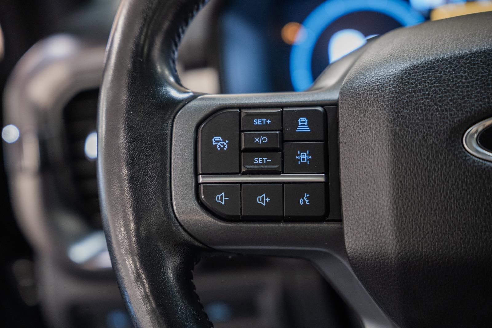 Certified 2022 Ford F150 Lariat w/ Equipment Group 502A High image 36