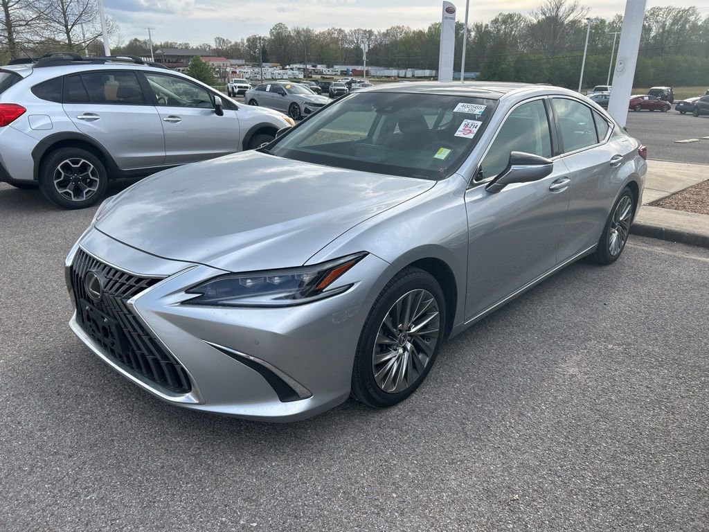 Used 2022 Lexus ES 350 Ultra Luxury image 2