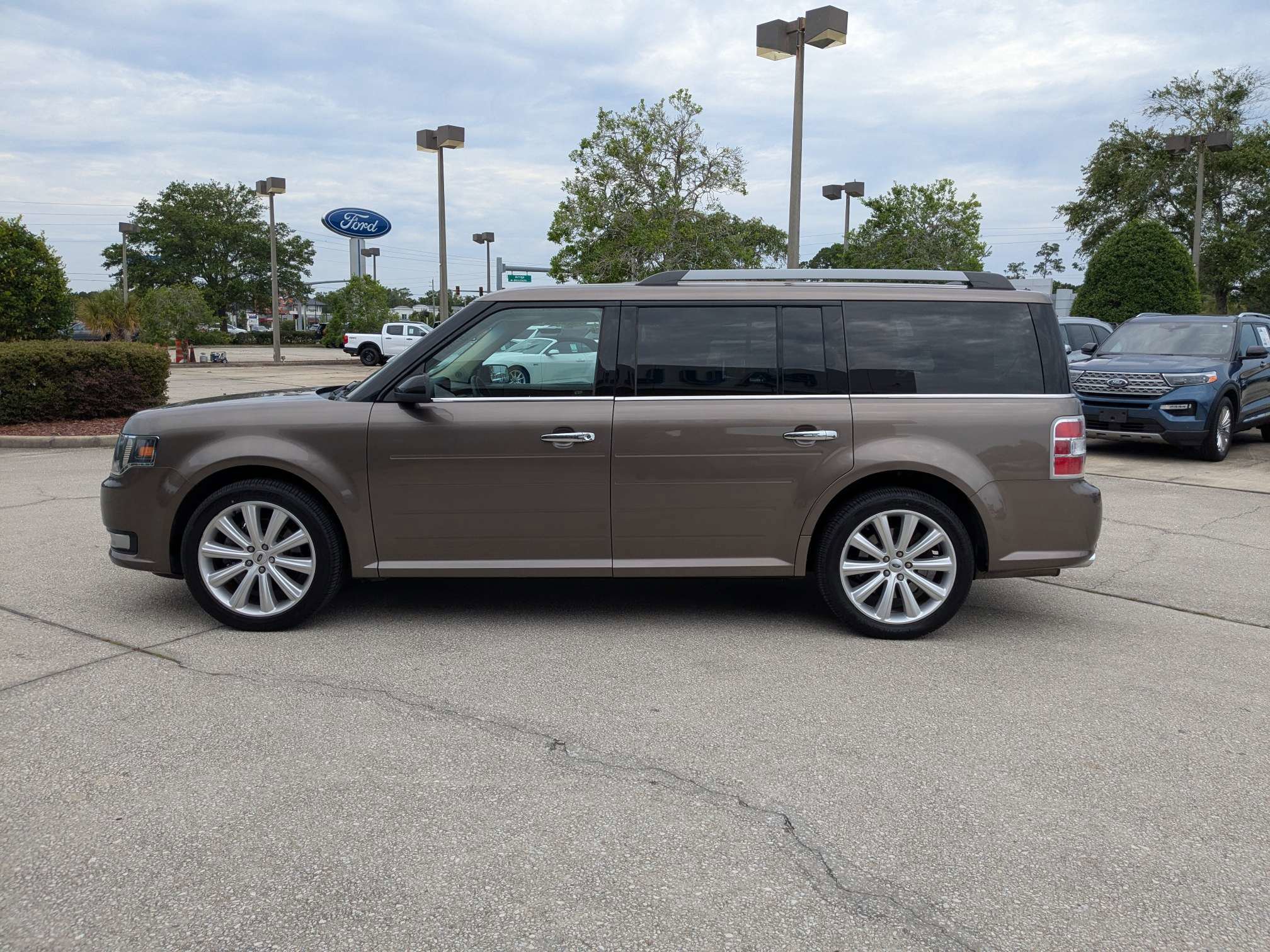 Used 2019 Ford Flex SEL w/ Equipment Group 202A FWD image 7