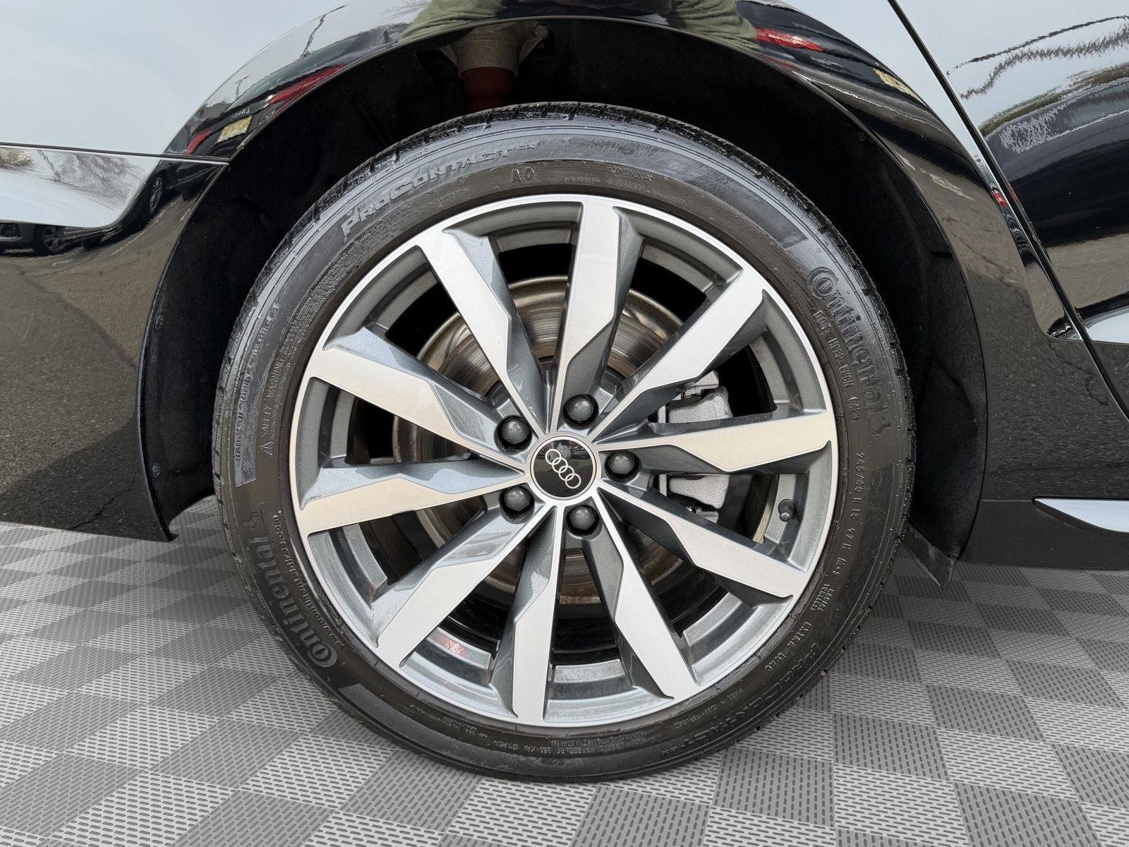 Used 2023 Audi A4 2.0T Premium w/ Convenience Package image 9