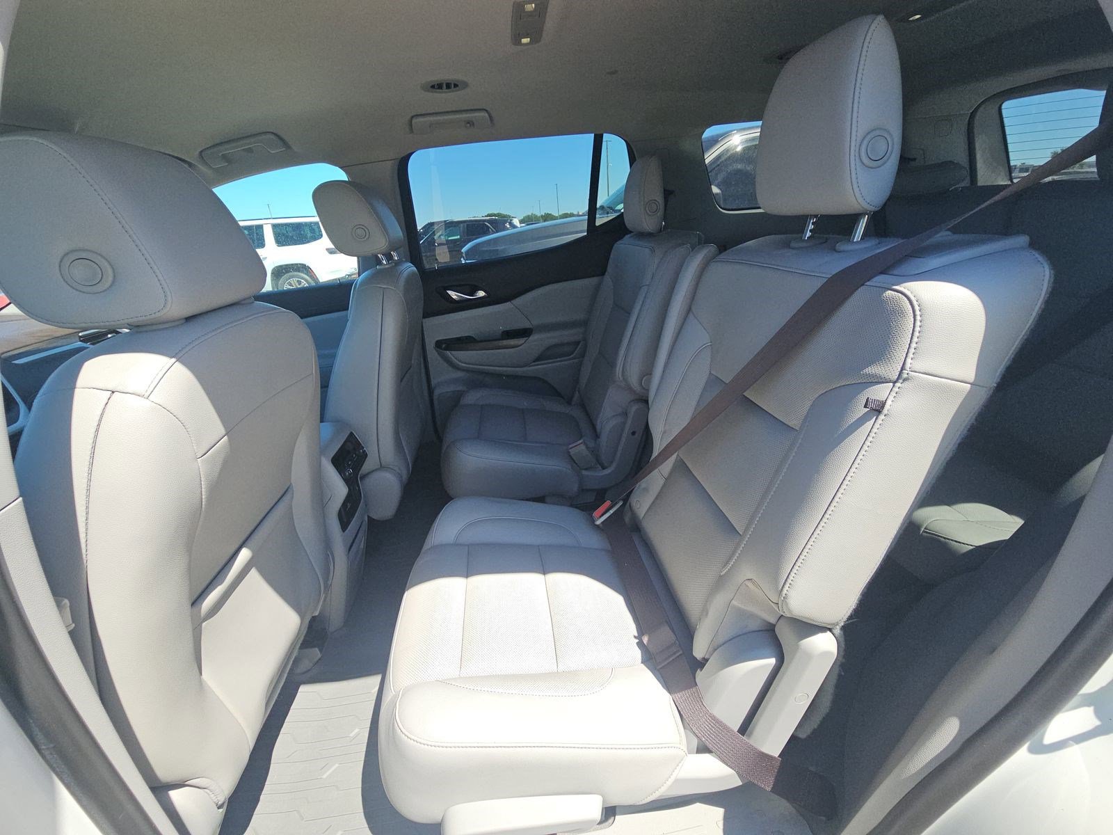 Used 2019 GMC Acadia SLT w/ LPO, Floor Liner Package FWD image 15