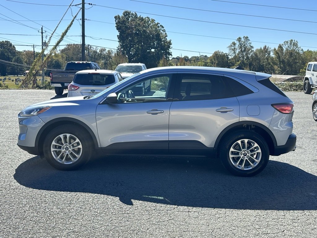 Used 2022 Ford Escape SE image 3