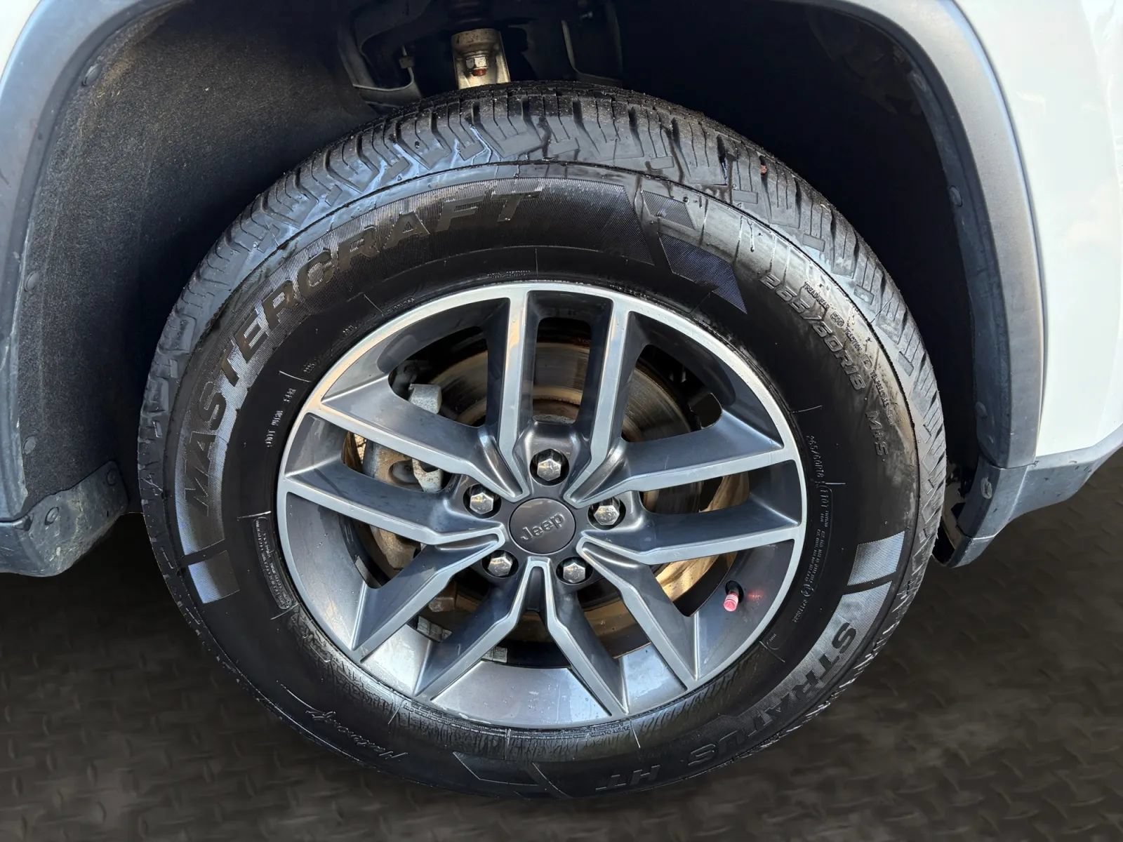 Used 2020 Jeep Grand Cherokee Limited AWD/4WD image 37