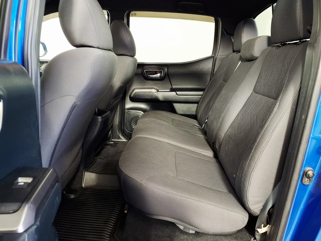 Used 2017 Toyota Tacoma SR AWD/4WD image 10