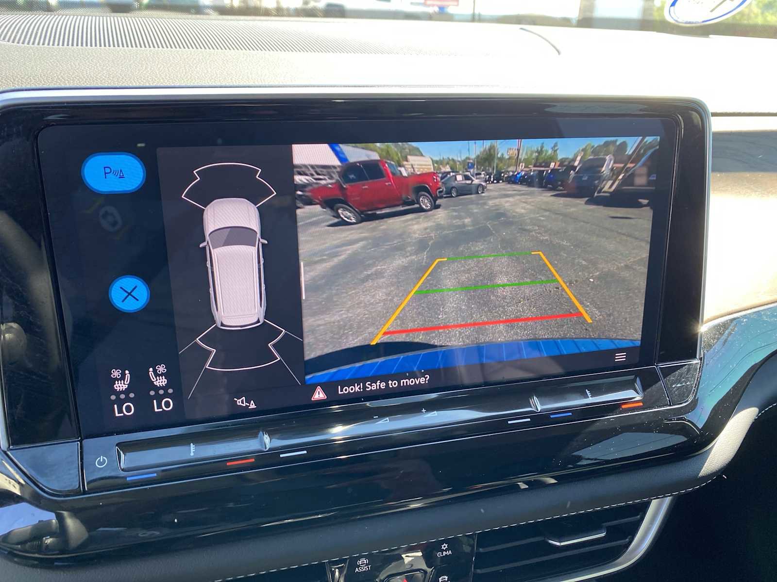 Used 2024 Volkswagen Atlas SE w/ Black Wheel Package image 18