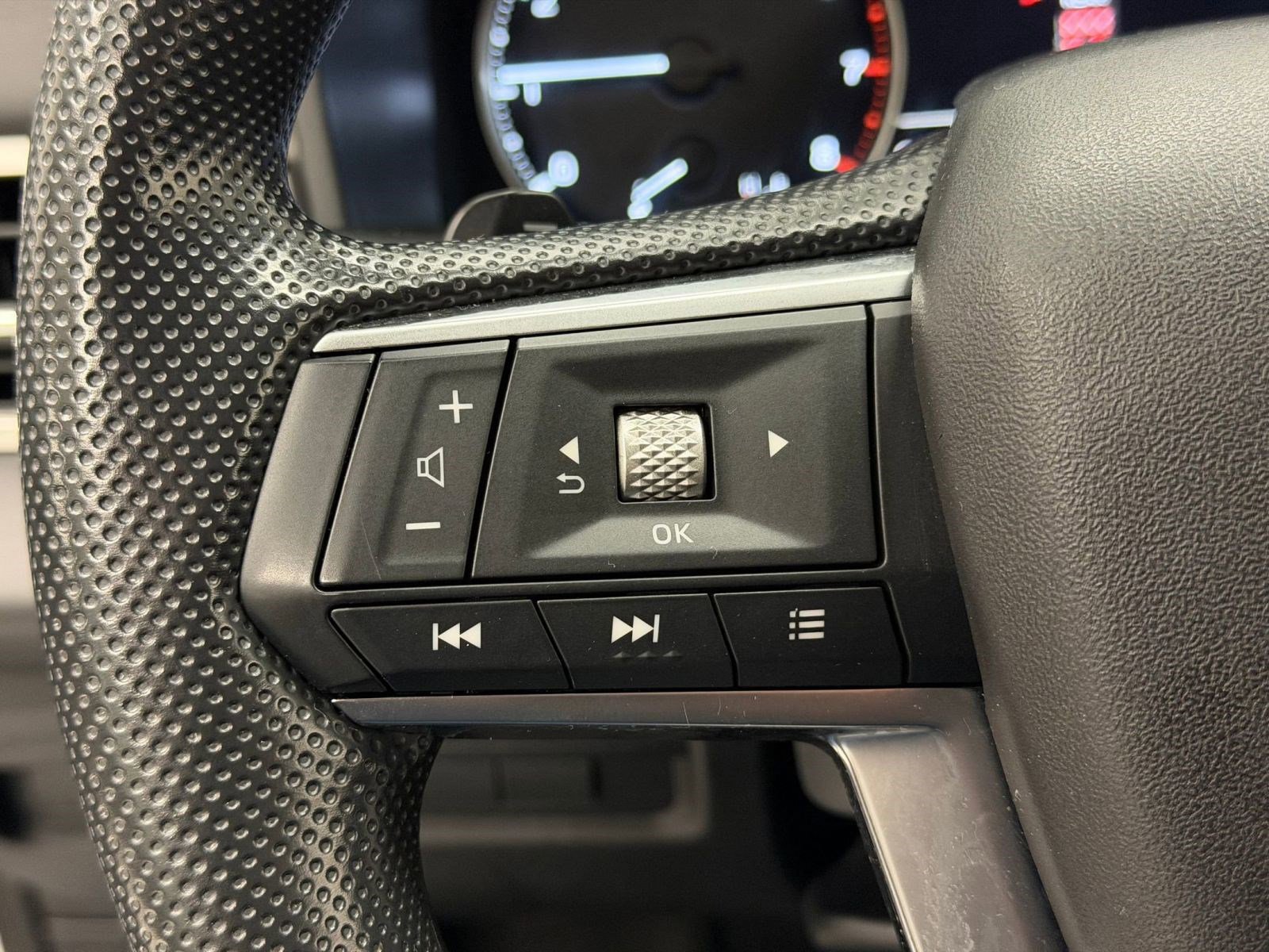 Used 2025 Mitsubishi Outlander ES image 13