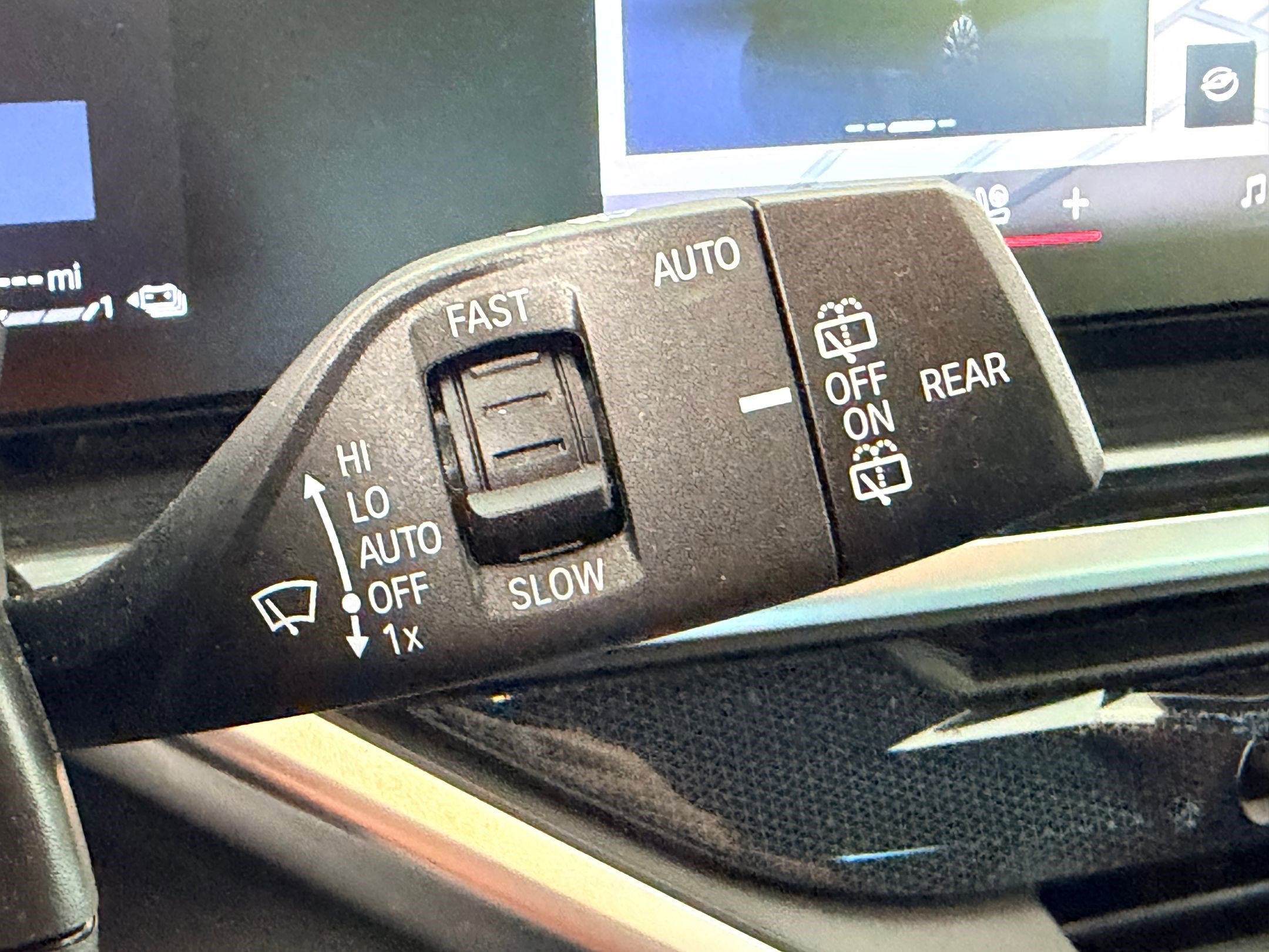 Certified 2025 BMW X5 xDrive50e w/ M Sport Package image 30