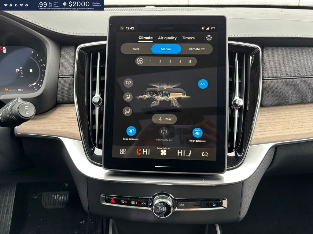 New 2026 Volvo XC90 B6 Plus w/ Protection Package Premier AWD/4WD image 14