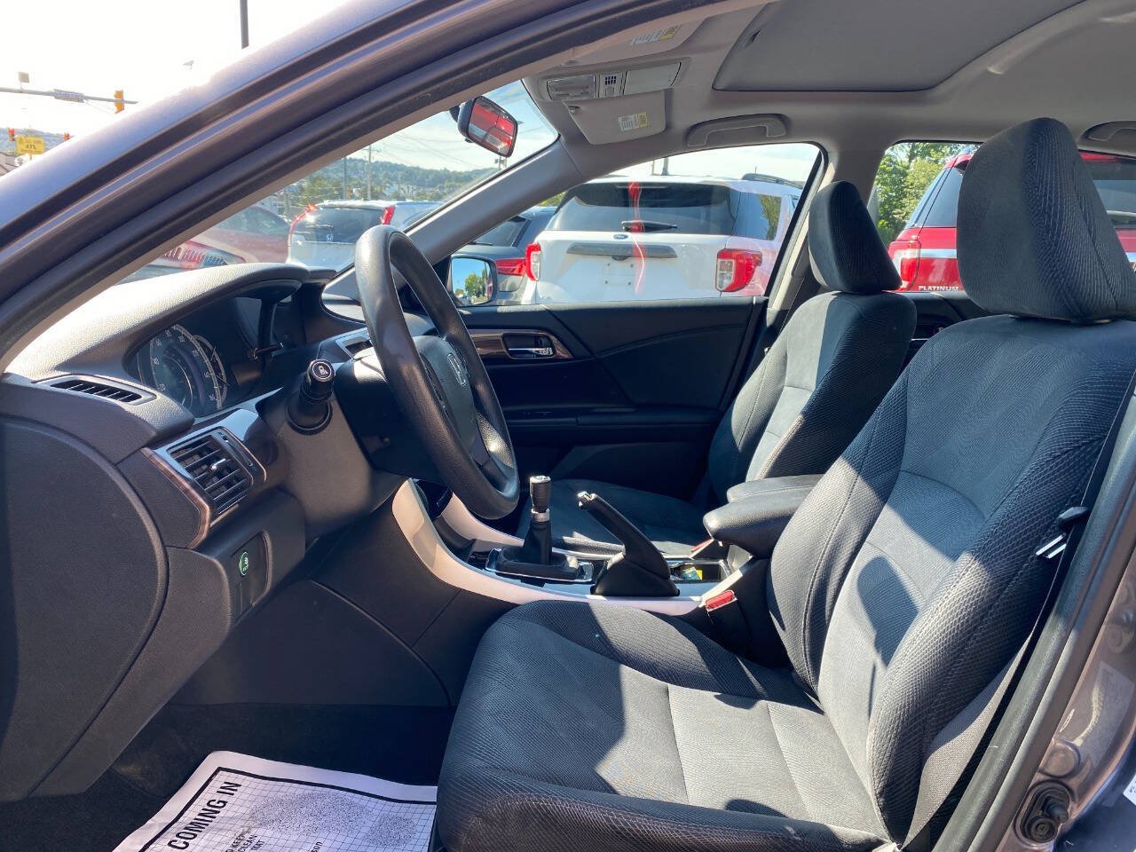 Used 2016 Honda Accord EX image 9