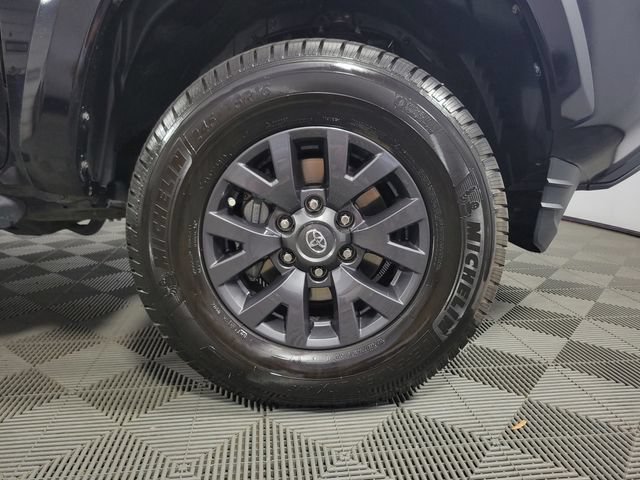 Used 2022 Toyota Tacoma SR5 w/ Technology Package AWD/4WD image 11