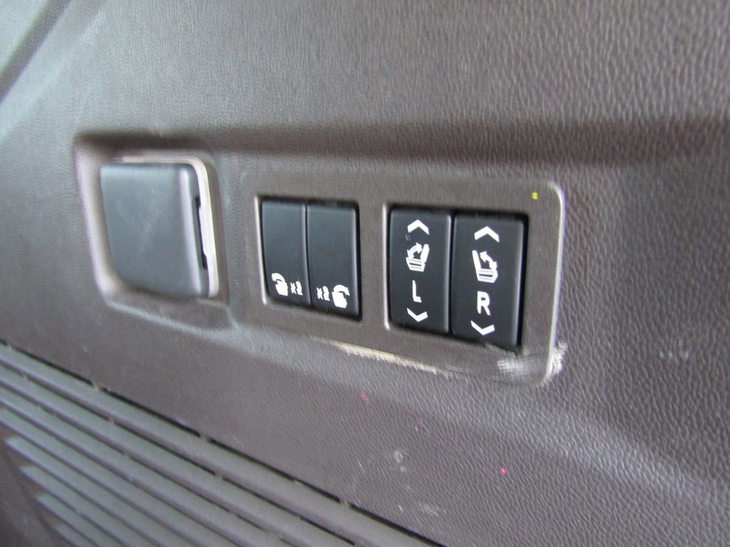 Used 2021 GMC Yukon Denali image 43