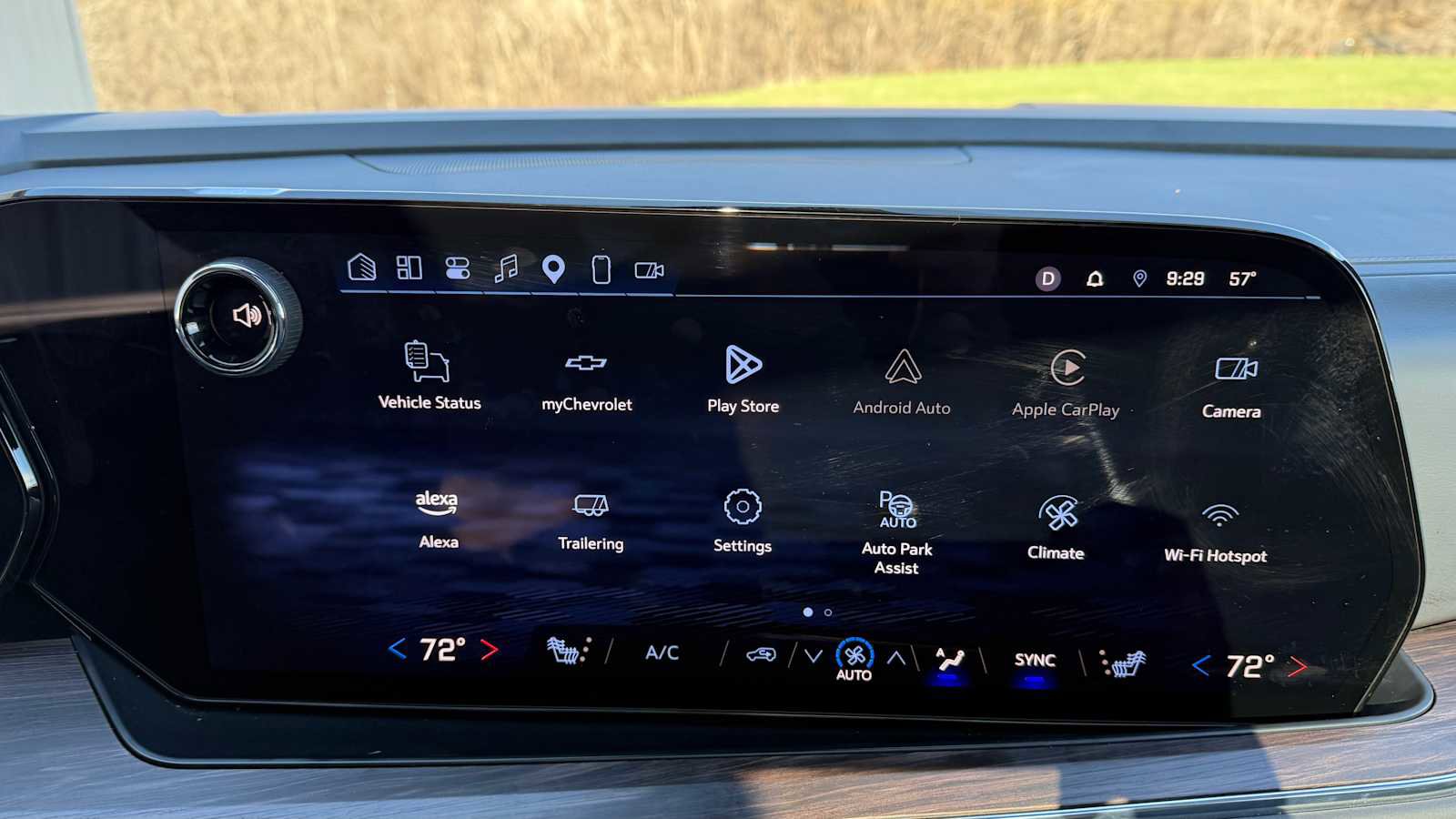 Used 2025 Chevrolet Suburban LT w/ Comfort Package image 23