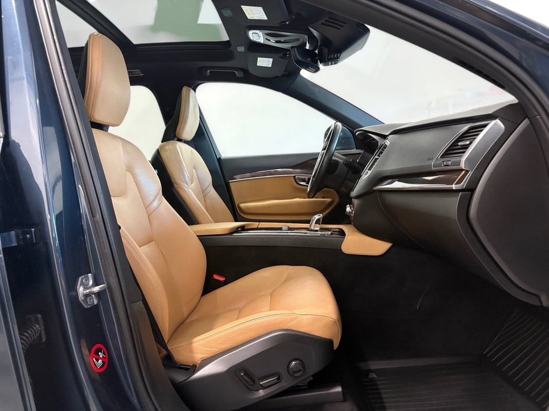 Used 2019 Volvo XC90 T8 Momentum w/ Protection Package AWD/4WD image 14