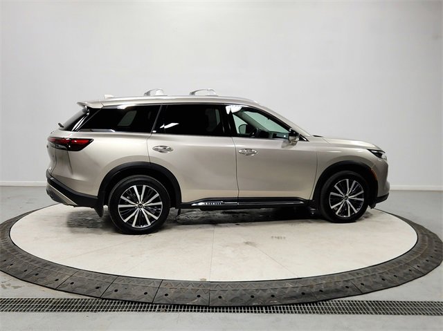 Used 2025 INFINITI QX60 Sensory image 8