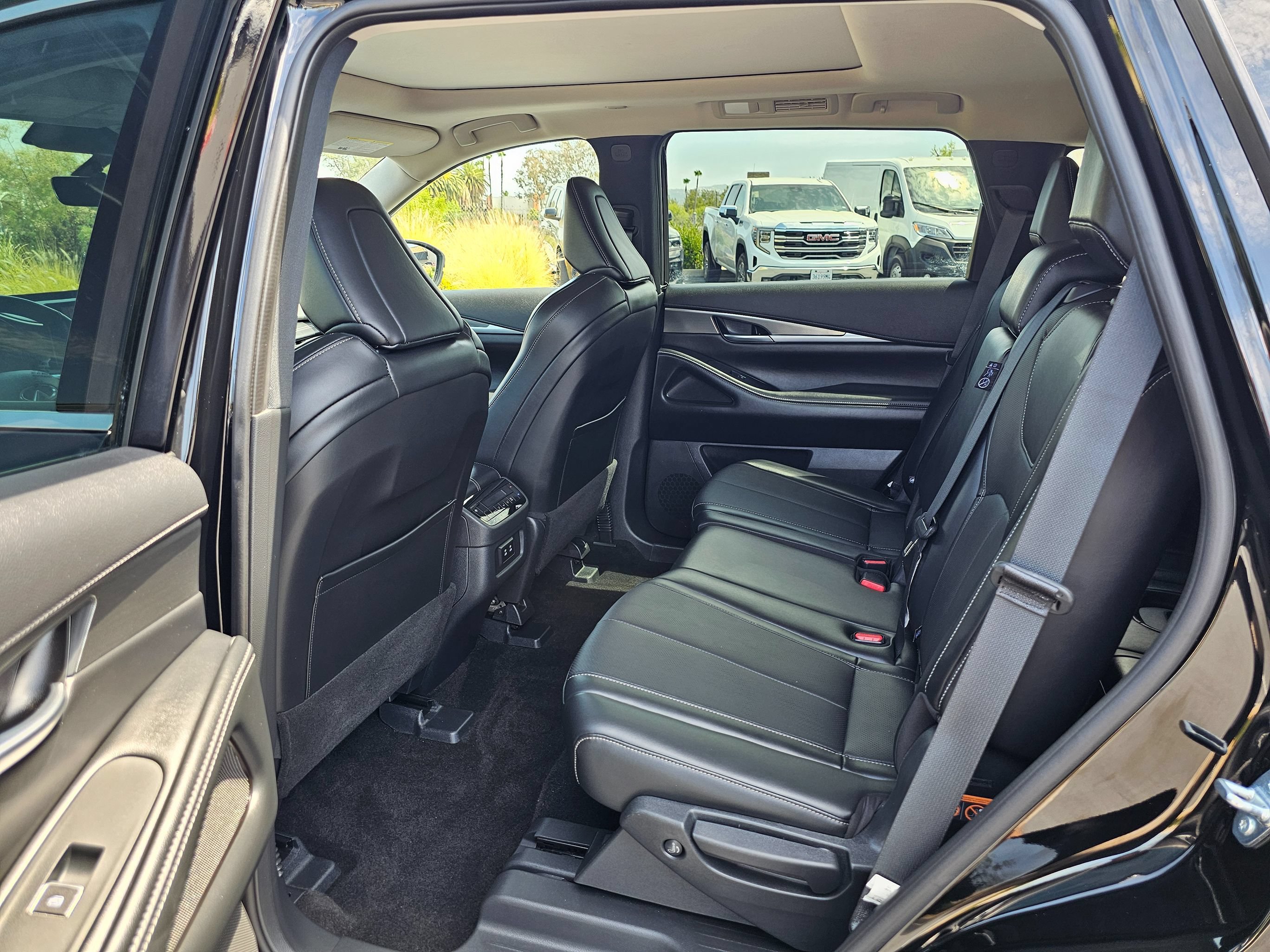Used 2026 INFINITI QX60 Pure w/ Cargo Package AWD/4WD image 19