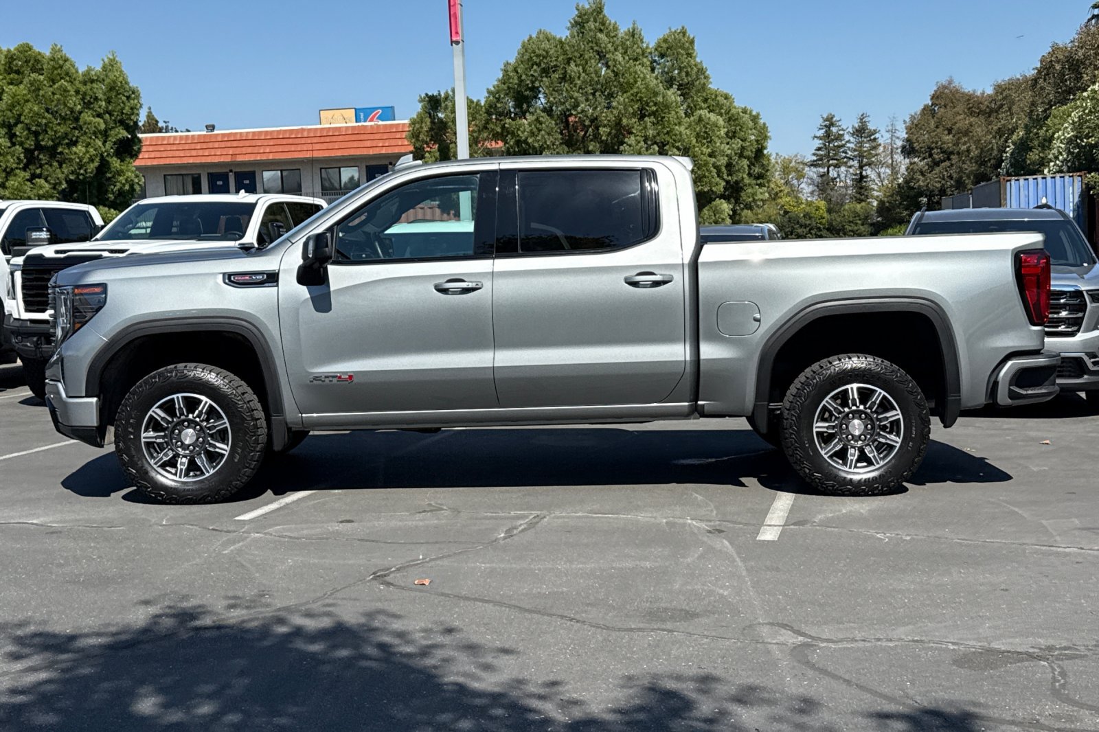 Used 2025 GMC Sierra 1500 AT4 AWD/4WD image 8