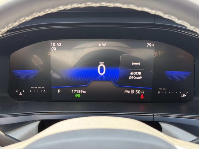 Certified 2023 Volkswagen Taos SE w/ Panoramic Sunroof Package FWD image 21