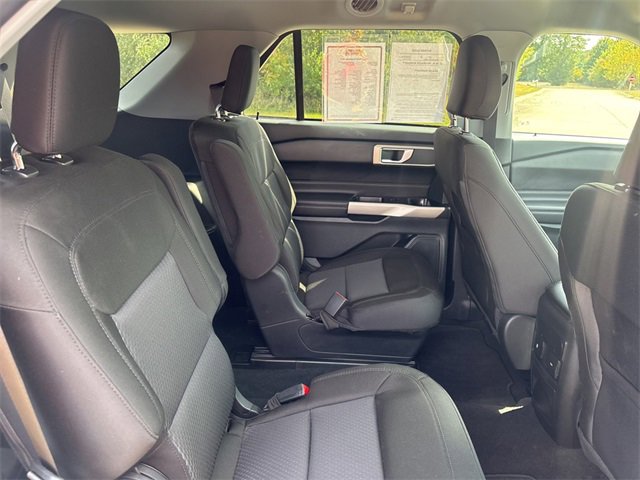 Used 2023 Ford Explorer XLT image 40
