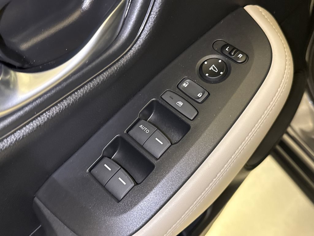 Certified 2025 Honda HR-V LX image 19