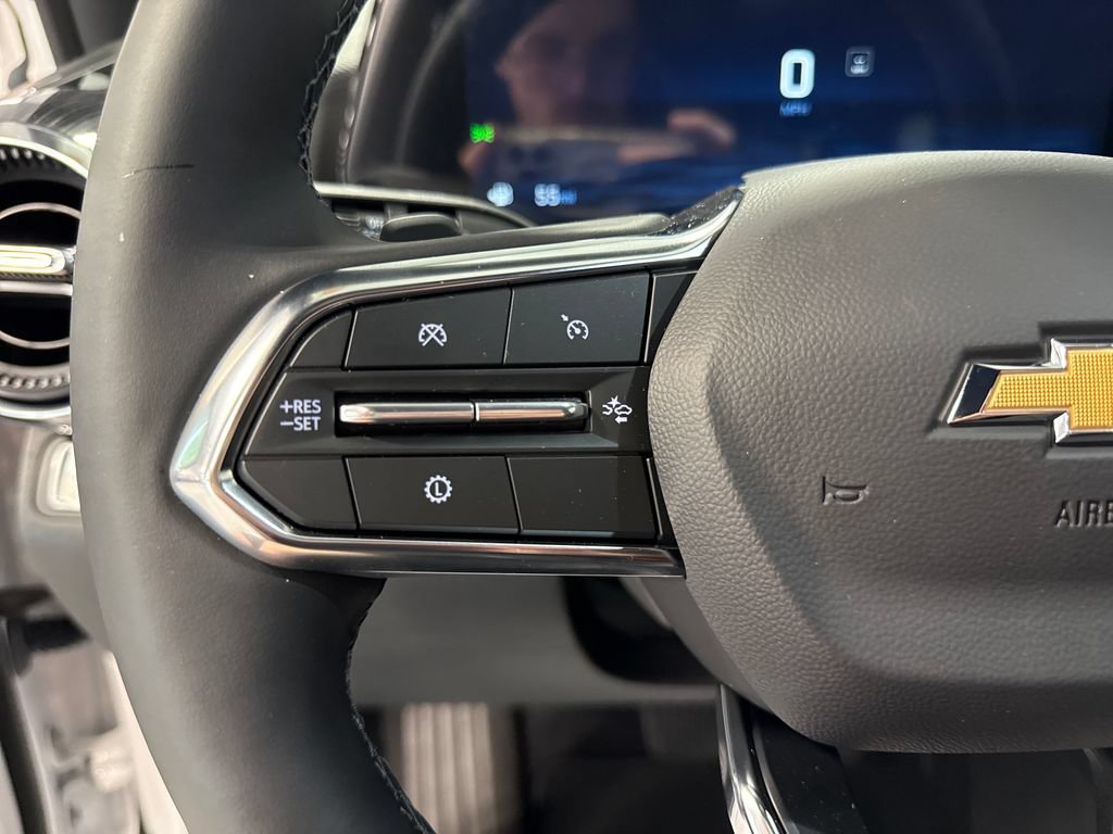 New 2026 Chevrolet Equinox LT w/ Safety and Technology Package FWD image 4