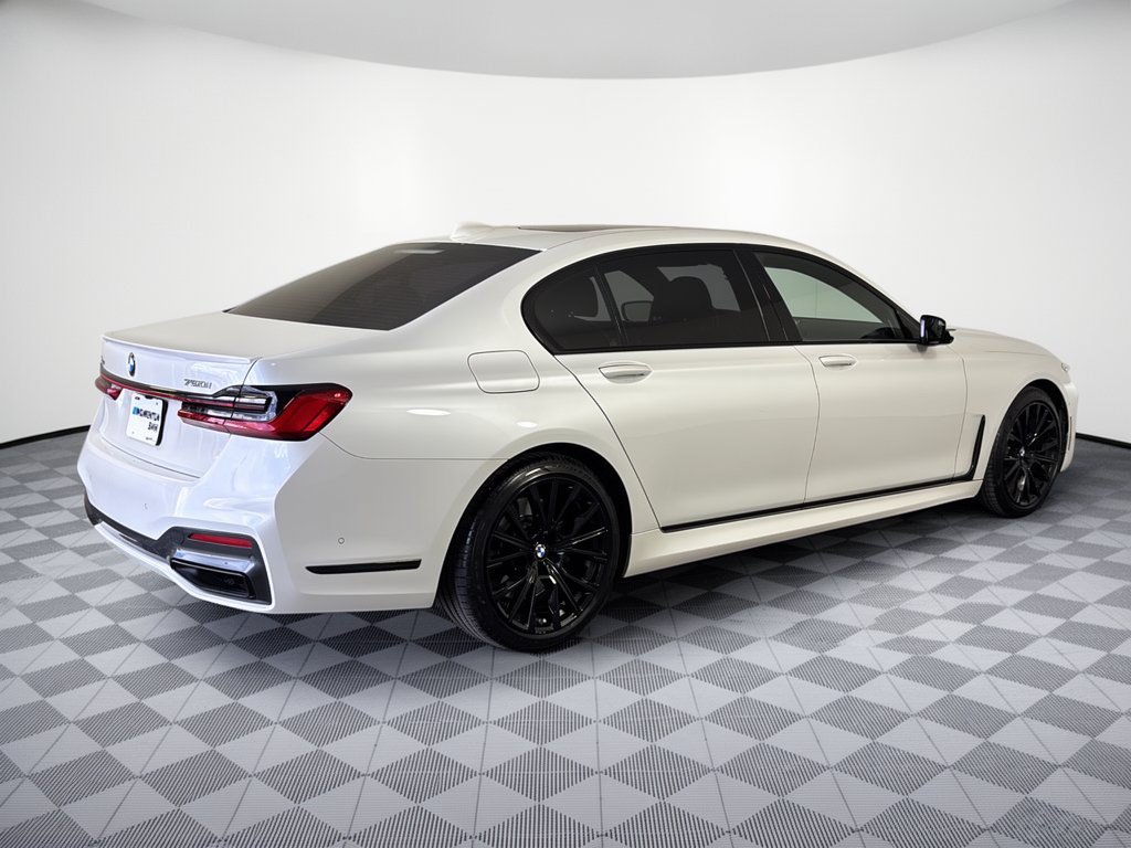 Used 2022 BMW 750i xDrive w/ Luxury Rear Seating Package AWD/4WD image 9