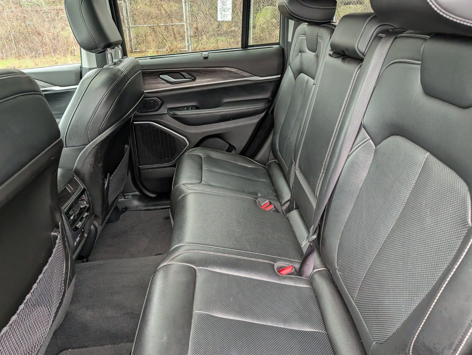 Used 2022 Jeep Grand Cherokee Limited 4xe w/ Luxury Tech Group II image 25