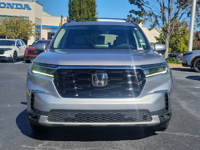 Certified 2023 Honda Pilot Touring image 2