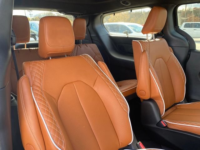 New 2026 Chrysler Pacifica Pinnacle AWD/4WD image 35