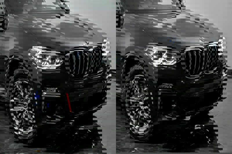 Used 2019 BMW X4 M40i w/ Executive Package image 2