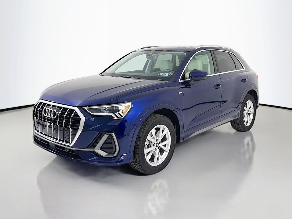 Certified 2025 Audi Q3 2.0T Premium Plus w/ Premium Plus Package image 3