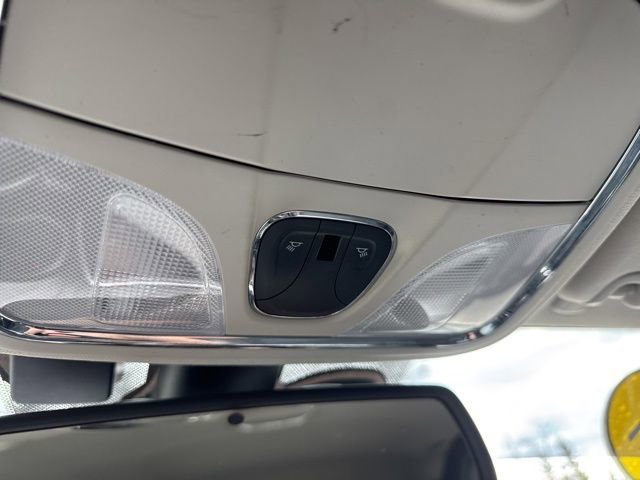 Used 2017 Jeep Cherokee Overland w/ Technology Group FWD image 17