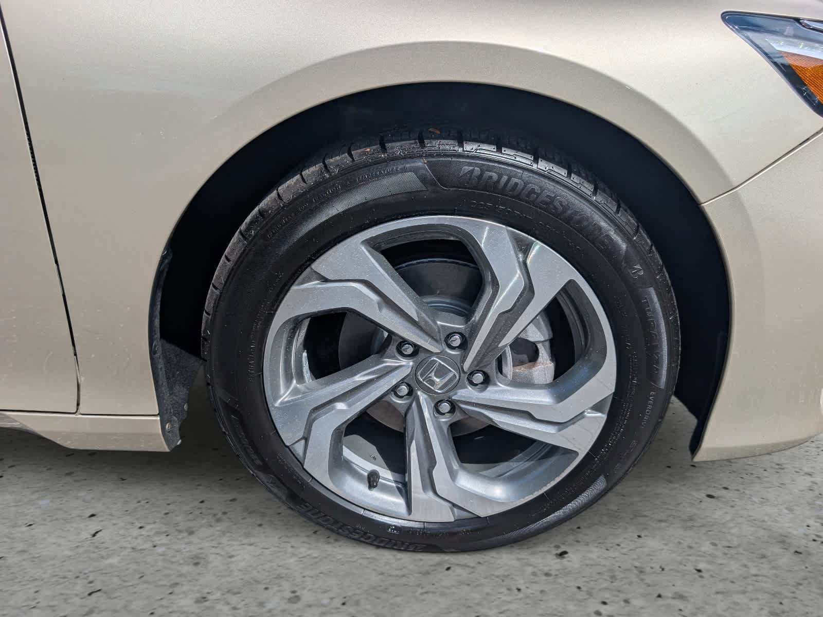 Certified 2018 Honda Accord EX-L image 9