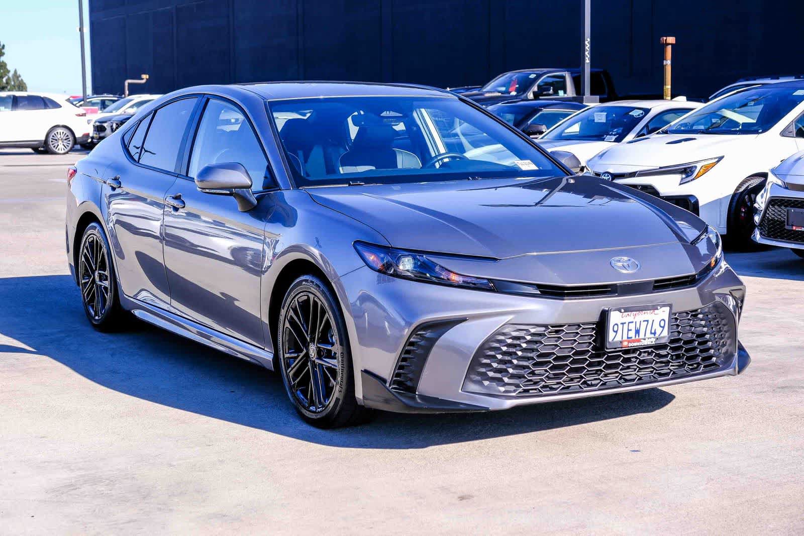 Certified 2025 Toyota Camry SE w/ Convenience Package FWD image 3