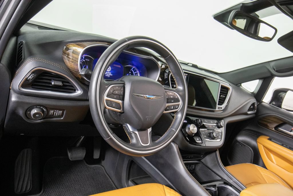 Used 2021 Chrysler Pacifica Pinnacle FWD image 17