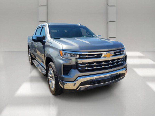 Used 2024 Chevrolet Silverado 1500 LTZ w/ LTZ Convenience Package II RWD image 3