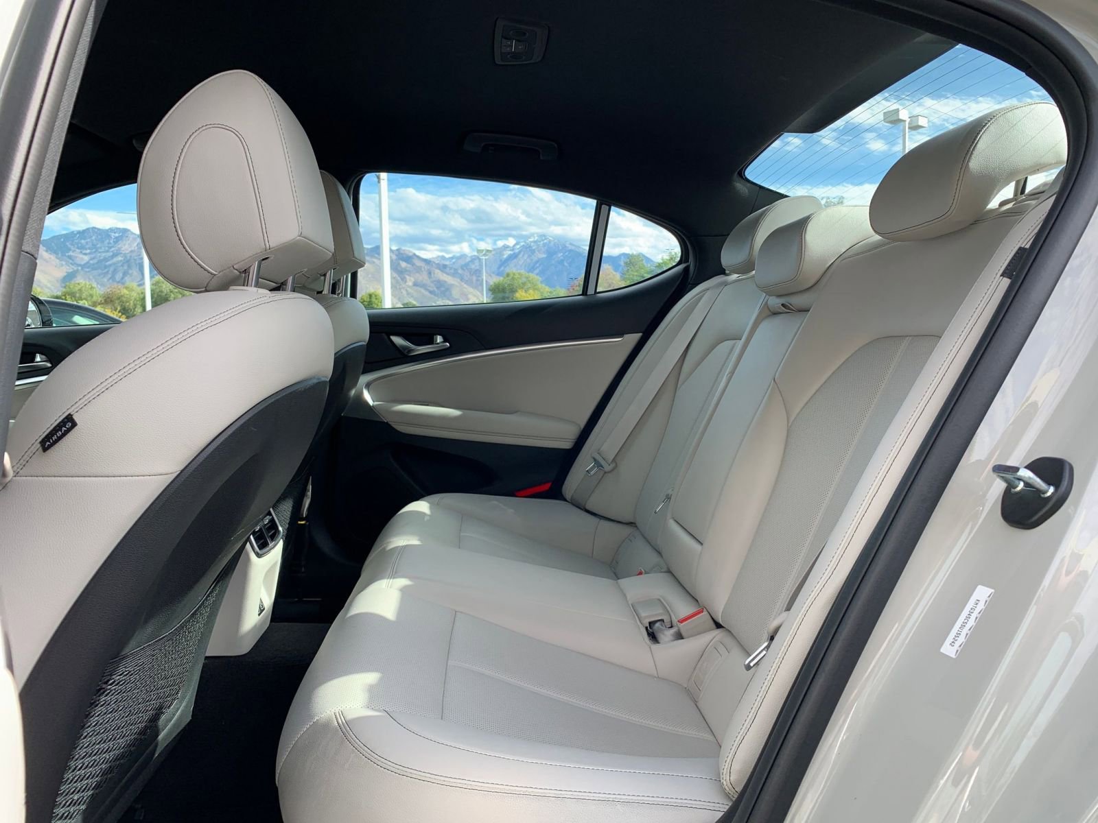 Used 2025 Genesis G70 2.5T image 25
