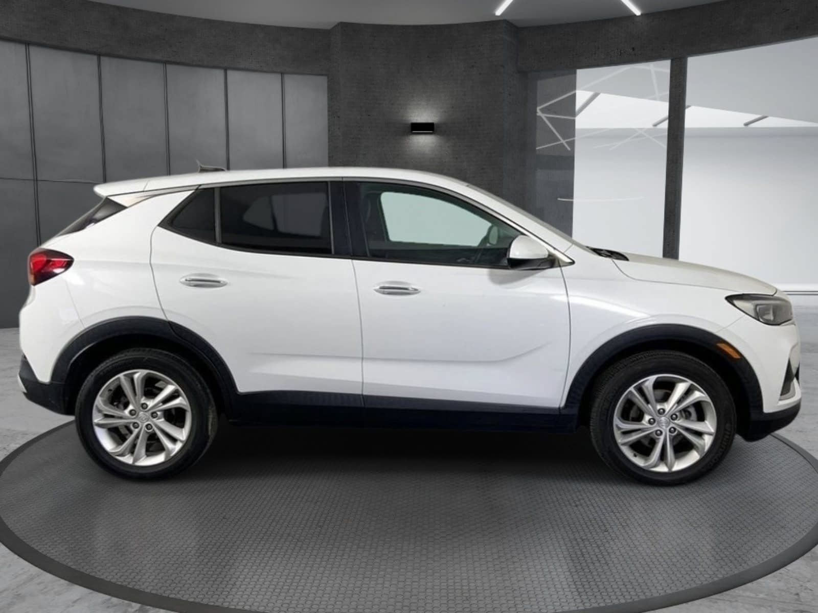 Used 2021 Buick Encore GX Preferred w/ Cold Weather Comfort Package FWD image 4