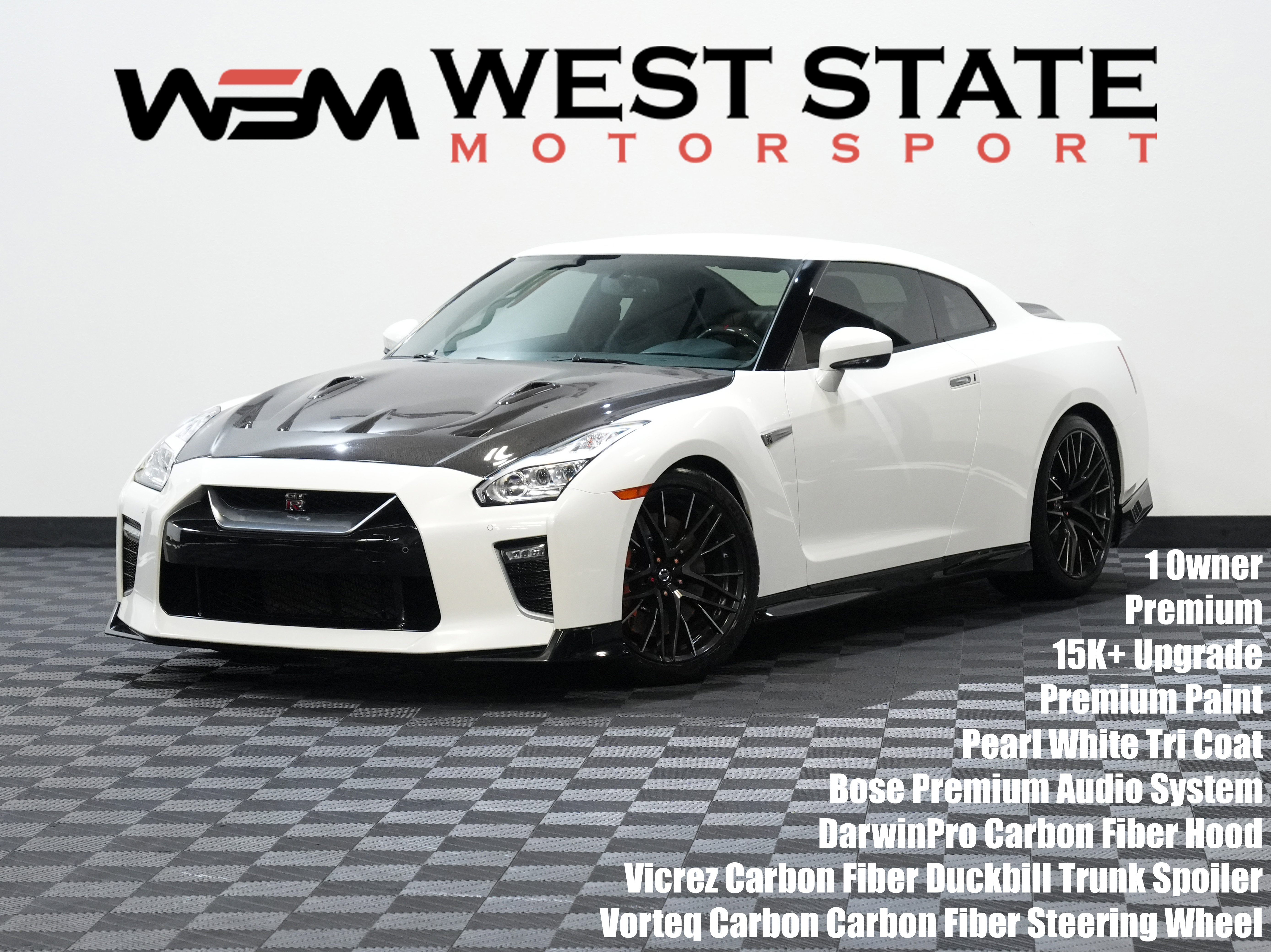 Used 2021 Nissan GT-R Premium image 1